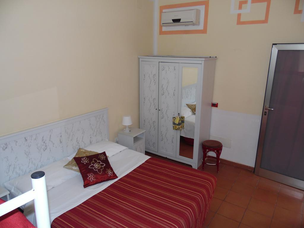 Agora Hostel Pompeï Buitenkant foto